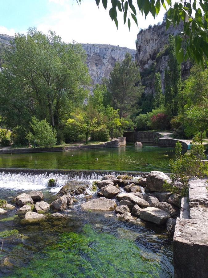 Maison Au Coeur De Fontaine De Vaucluse, Nichee Sur Le Rocher Et Surplombant La Sorgue Exteriér fotografie